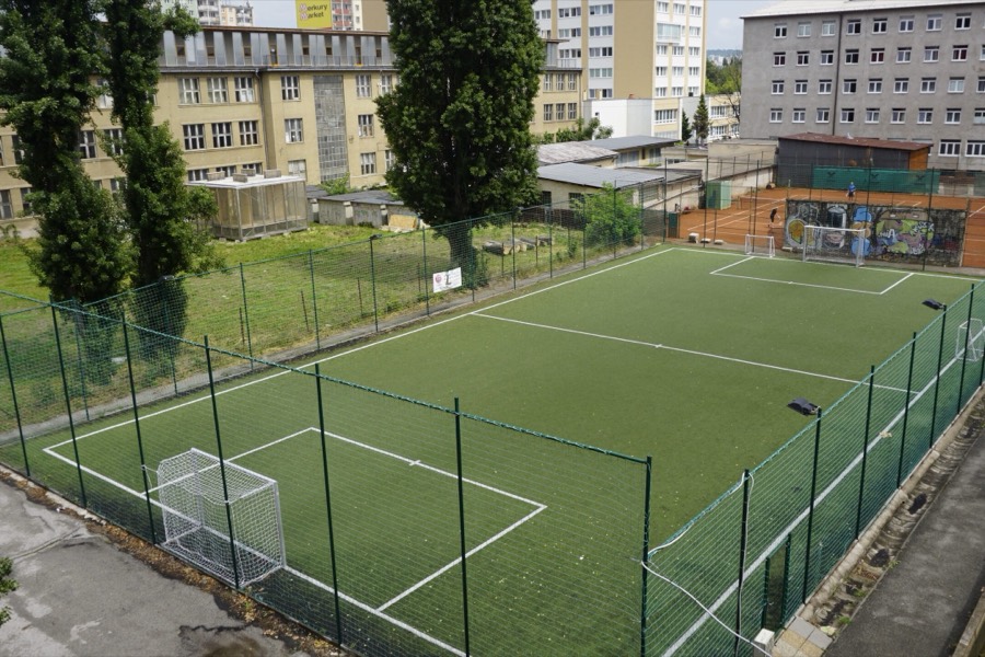 Ihrisko s umelou trávou na Vysokoškolskej, domov Slávie TUKE MINI